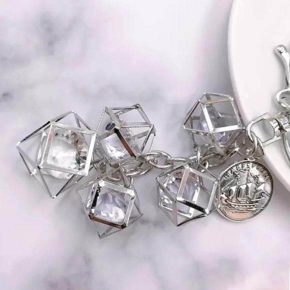 Silver Geometric Orb Crystal Diamond Keychain - Picture 4 of 15